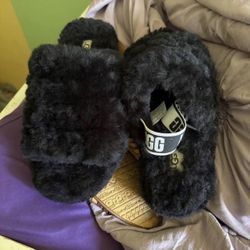 Women’s UGG Slides. 