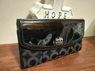 Coach Madison Black Signature Patent Trim Continental Wallet