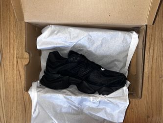 New Balance Men’s Black
