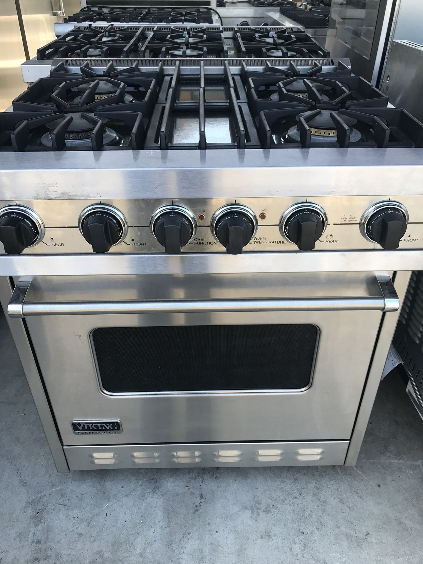 VIKING Professional Stove 30” DUAL FUEL 