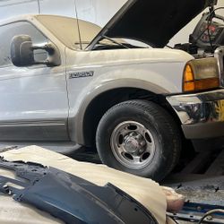 2000 Ford Excursion Limited  V10 
