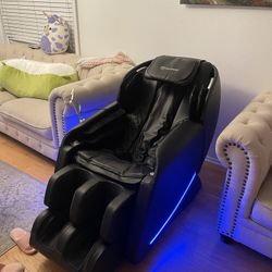 Luxury Massage Chair (Brand New in Box)
