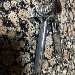 garlic Press ( Brand New )