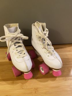 Roller Skates with Pink Wheels - Chicago Skates size 3 (US) like new 