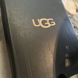 UGG