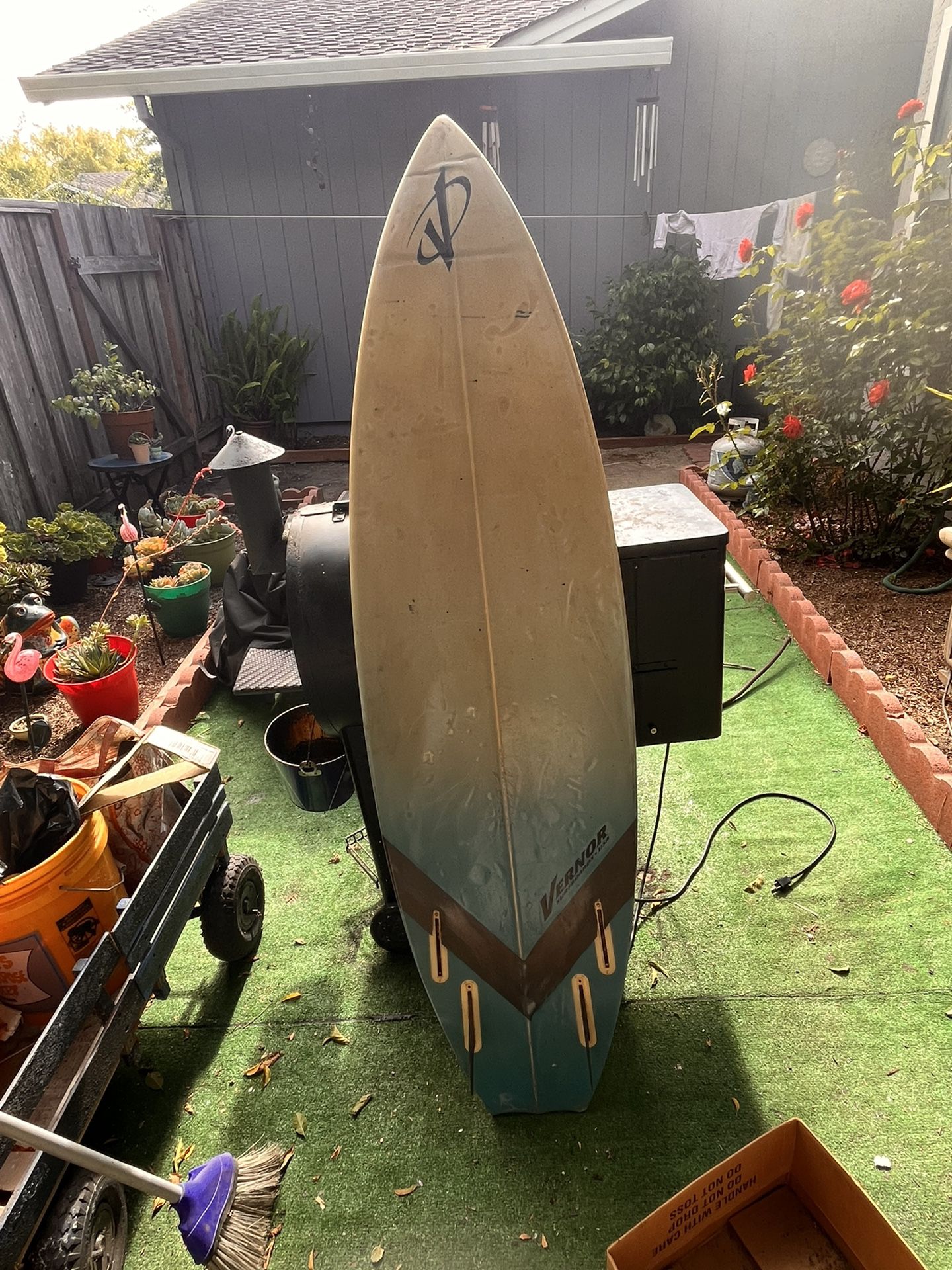 Vernor Surfboard 