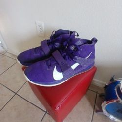 Air Force Max 2 Size 16.5