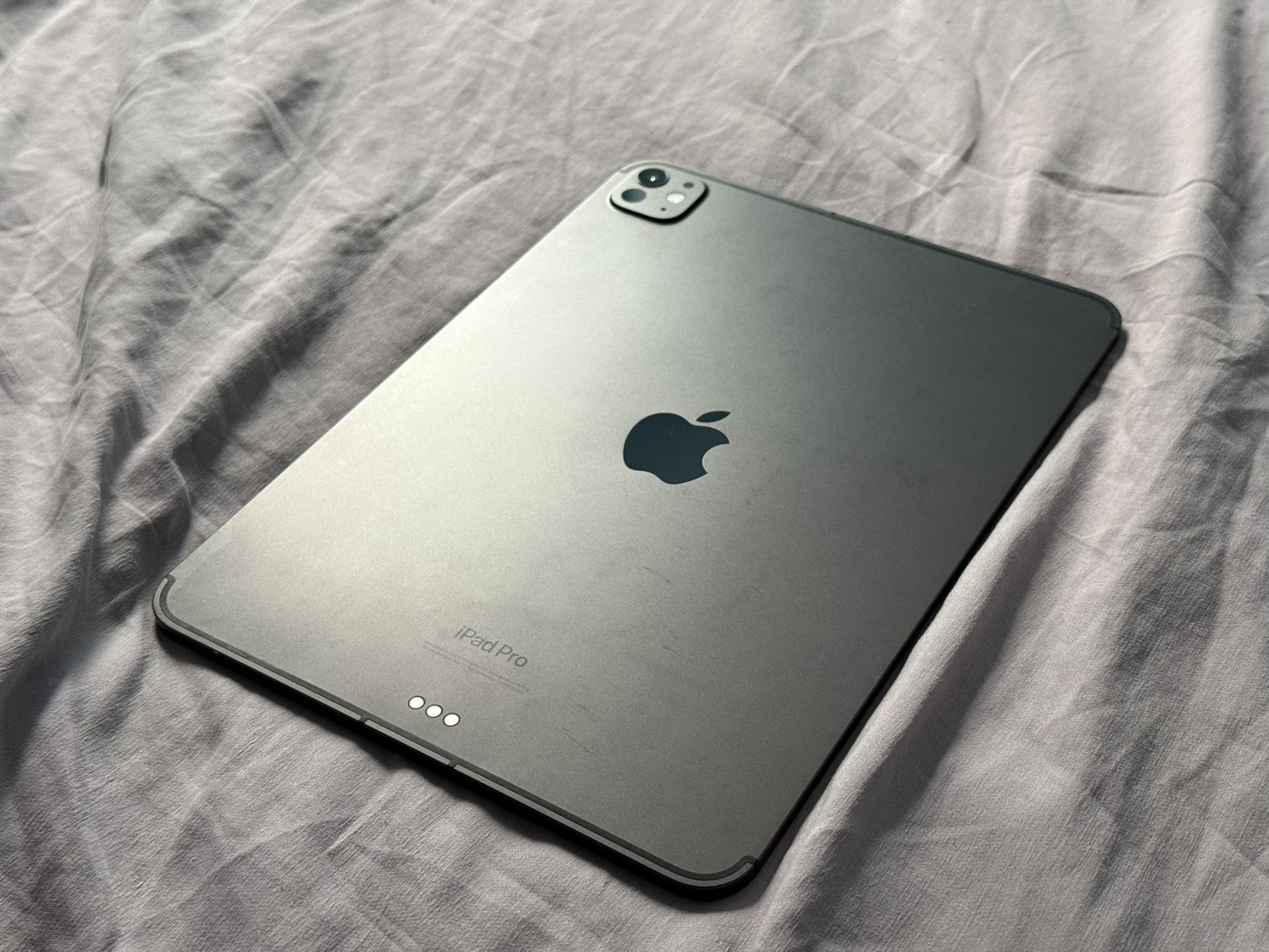 iPad Pro (M4) 256GB In Space Grey/ Black (Wi-Fi & Cellular)