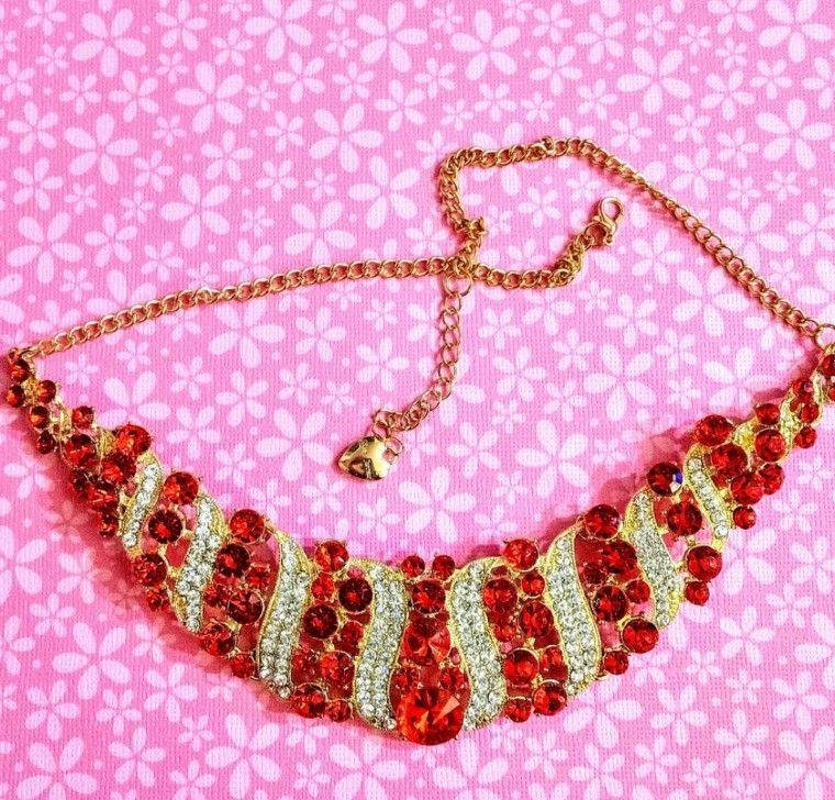 Nwt Betsey Johnson Red Crystal Statement Necklace