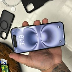 iPhone 16 Plus 