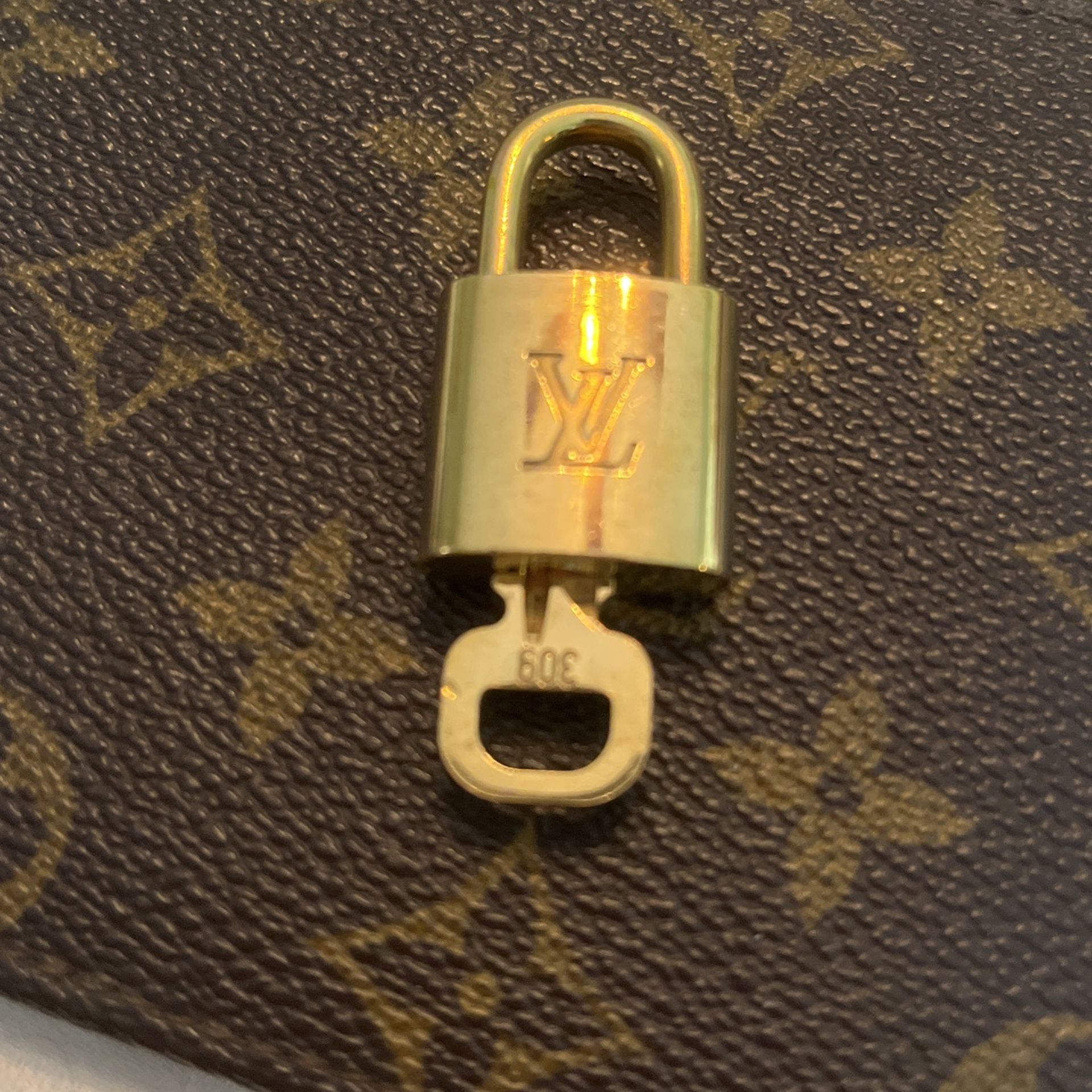 LV Authentic Key Lock And Key