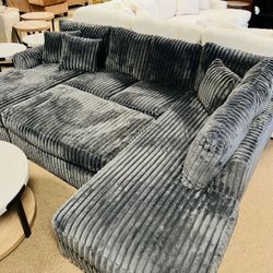 Double Chaise Stunning Sectional! 