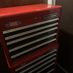 Like New CRAFTSMAN TOOL BOX W/ TOOLS INCUDED