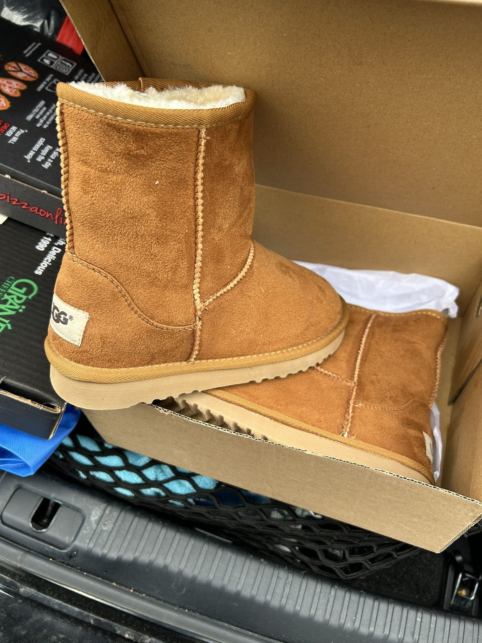 women boots size 6