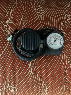 Portable 12V Mini Air Compressor - 250 PSI Car Tire Inflator Pump