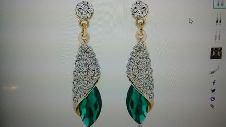 Woman's Earrings