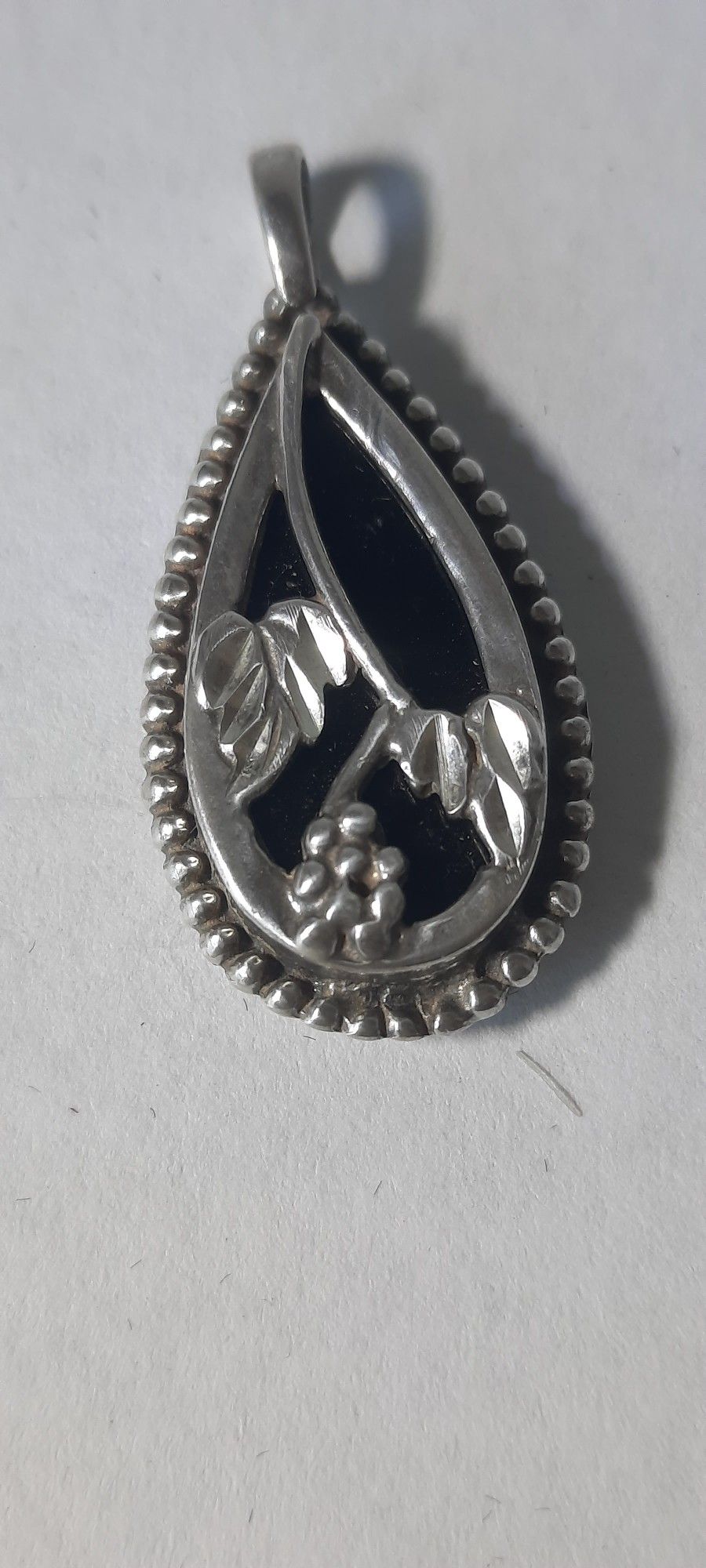 925 Sterling Silver Tear Drop Shape Black Onyx Pendant 3.4 G