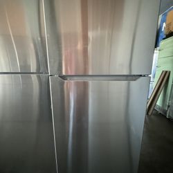 🔵Insignia Stainless Steel Refrigerator New Open Box🔵