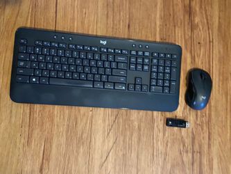 Wireless keyboard set