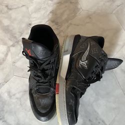 Mens Louis Vuitton Sneaker 43
