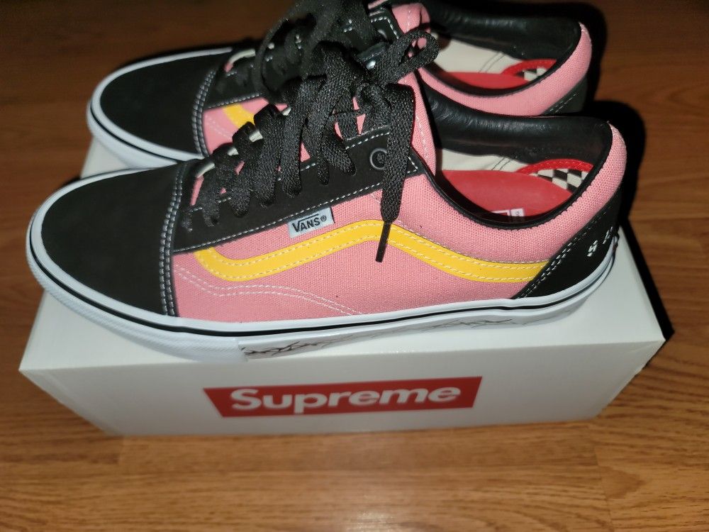 Brand new Vans Supreme pink 
