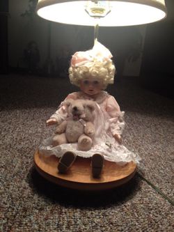 Antique lamp doll new retails 150$