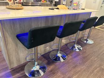 Set of 4 bar stools