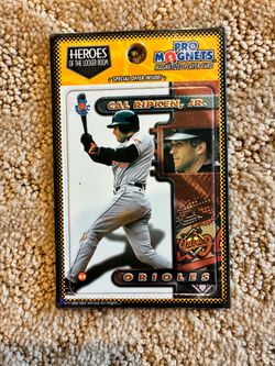 1998 Crown Pro "Heroes of the Locker Room" Cal Ripken, Jr. Magnetized Player Card (#02) 1998 Crown Pro "Heroes of the Locker Room" Chipper Jones Magne