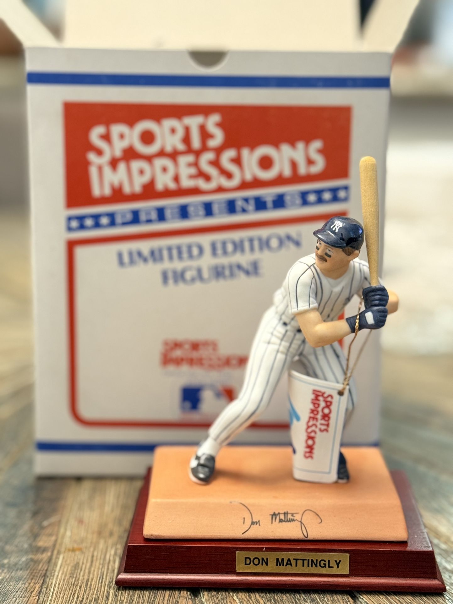1990 Sports Impressions Don Mattingly NY Yankees 5" Statue In Box