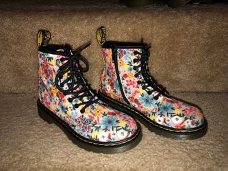 Floral Dr. Martens 2y