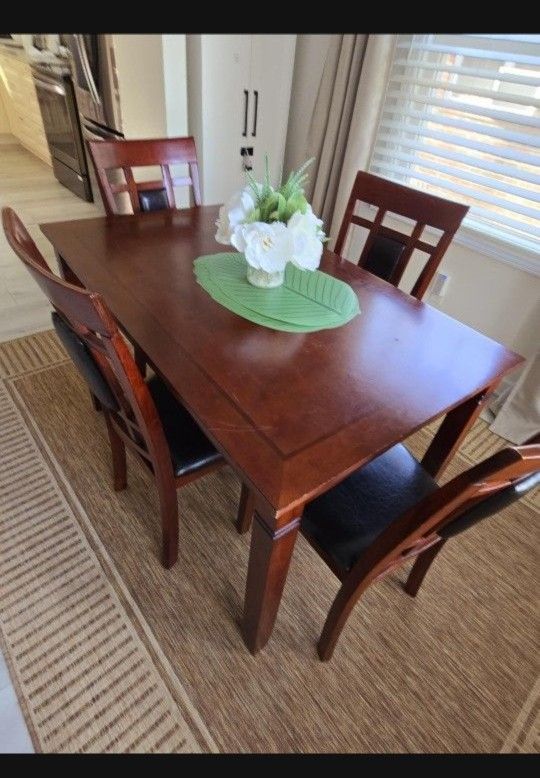 5 Piece Dining Table Set (With 4 Chairs)