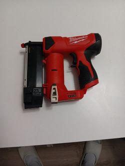 Milwaukee 23 Gauge Finish Nailer 