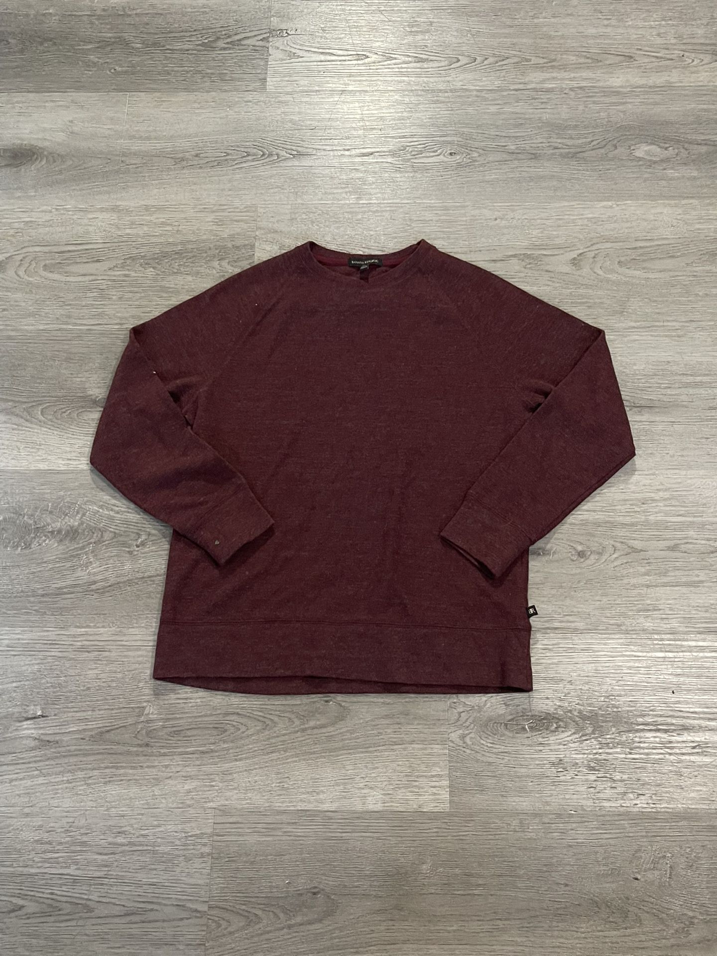 modern 2000s banana republic men's burgundy knitted longsleeve