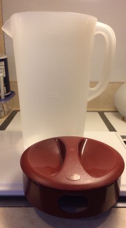 1gal pitcher with lid