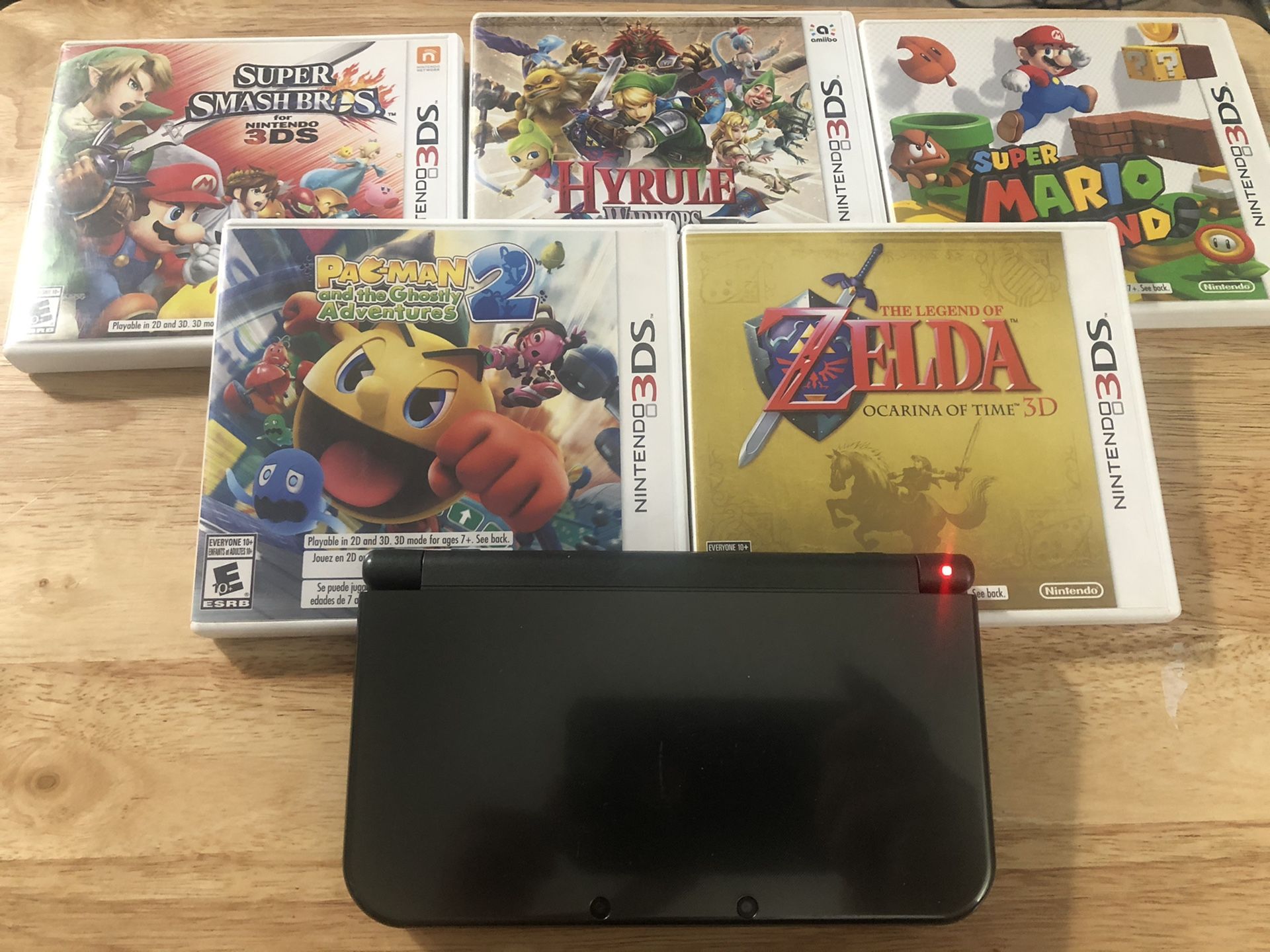 Nintendo (new) 3ds XL with 5 games