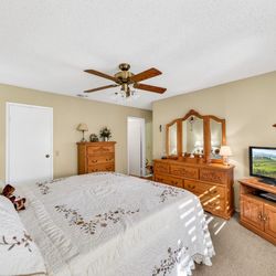 CAL KING OAK BEDROOM SET