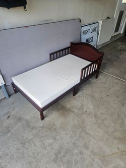 Toddler bed