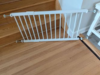 Regalo Extra Wide Baby Gate metal excellent condition. Can be used as doggy or pet safety gate