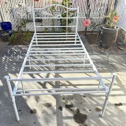 Twin Metal Bed Frame 
