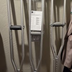 Guardian Aluminum Push-Button Crutches - 5'2 To 5'10 Size - Like New