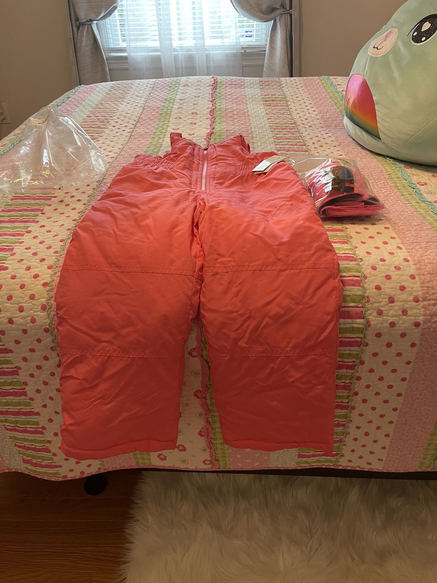 Girls Snow Bibs Size 5 With Gloves
