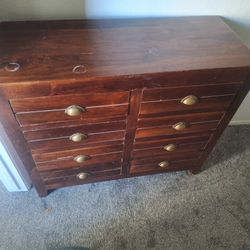 Dresser