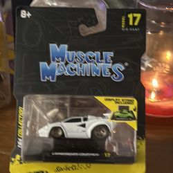 MUSCLE MACHINES Lamborghini Countach #17 (BRAND NEW SEALED)