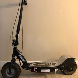 Powerful Razor E325 scooter with 2 new batteries 
