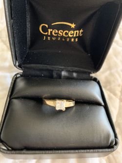 Princess cut engagement ring