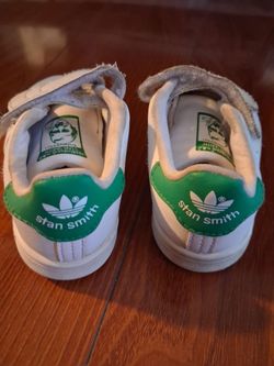 Toddlers size 6 ADIDAS STAN SMITH SHOES
