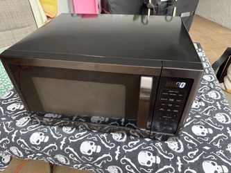 Vissani Microwave Black Stainless Steel 1,100 Watt Countertop