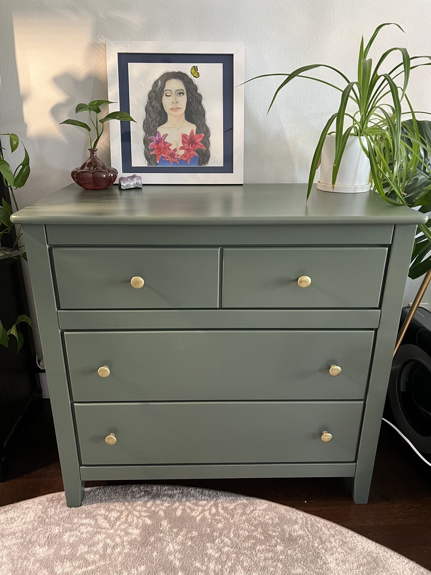 Beautiful 3 Drawer Dresser 