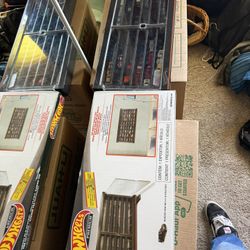 2x 50 spots hotwheels case 