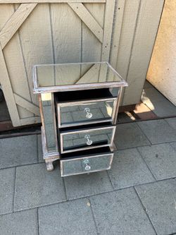 Single Nightstand